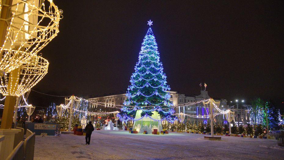В Новый год воронежцев пустят на площадь Ленина без QR-кода и измерения температуры