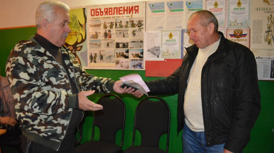 Нижнедевицким охотникам начали выдавать путевки на осенне-зимний сезон