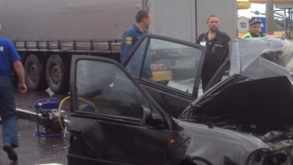 В Павловском районе при столкновении иномарки и фуры погиб 12-летний мальчик