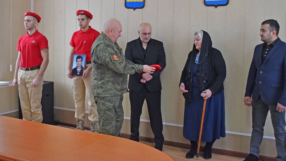 Медаль «За отвагу» добровольца из Воронежской области передали его семье