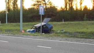 На месте ночного ДТП под Рамонью полицейские задержали мародера