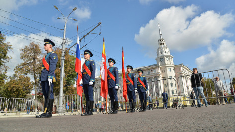Полмиллиона рублей потратят в Воронеже на охрану площади Ленина в День города
