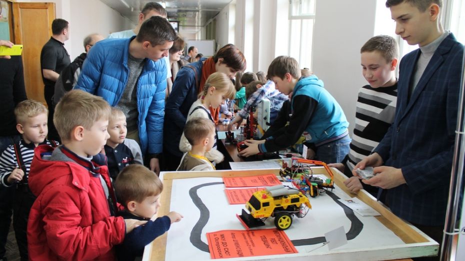 Острогожские школьники победили на фестивале «РОБОАРТ-2016»