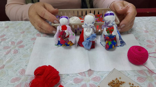 Грибановские рукодельницы изготовят куклы-обереги для участников СВО