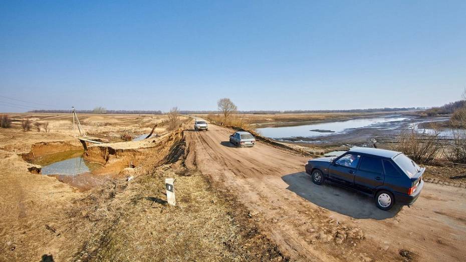 В Аннинском районе восстановили размытую паводком плотину