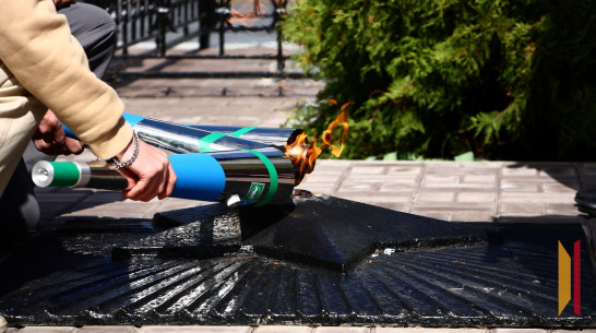 В Каменке на площади Победы зажгли Вечный огонь