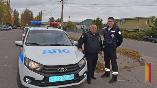 «Потушили за считанные минуты». Воронежские полицейские рассказали, как предотвратили взрыв машины в центре Лисок