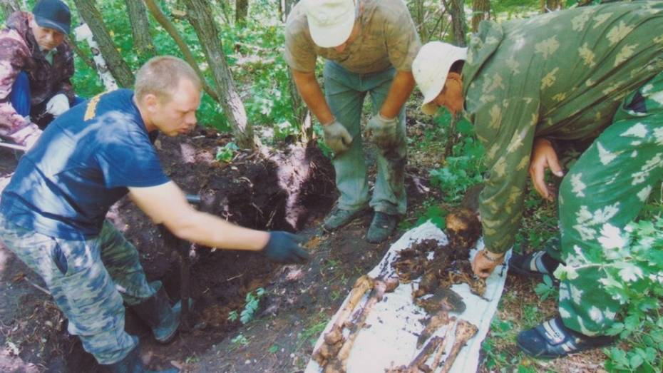 В богучарском селе Красногоровка нашли останки шести красноармейцев