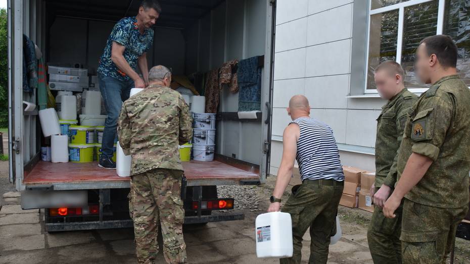 Россошанцы передали около 1,5 т строительных материалов для ремонта госпиталя в ЛНР