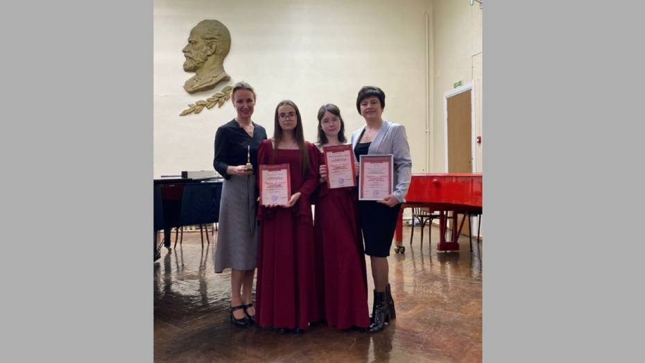 Хохольские вокалистки стали лауреатами областного конкурса «Юные таланты»