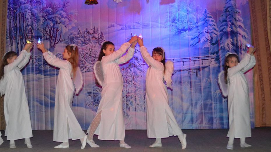 Воспитанники воскресных школ Рамонского и Верхнехавского районов показали рождественский концерт