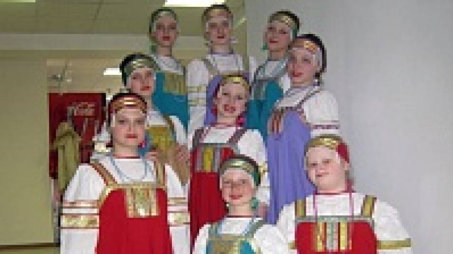 Благотворительный фонд «Дети России»  приобрел концертные костюмы для детских коллективов Новохоперска 