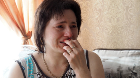 «Поднимали домкратом». Мамы 2 детей, раненных при падении бетонной плиты, рассказали о ЧП