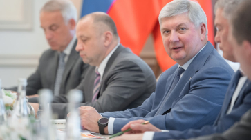 Воронежский губернатор поддержал инвестиционный проект по расширению хлебозавода №7