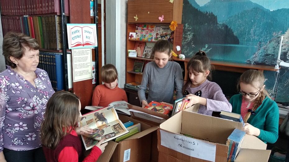 Каменской детской библиотеке подарили более 200 книг
