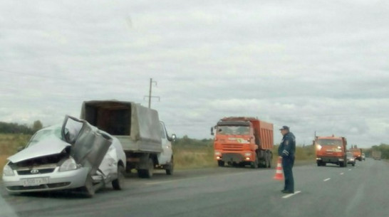 Полиция: ДТП с грузовиком под Воронежем спровоцировал водитель «Приоры»