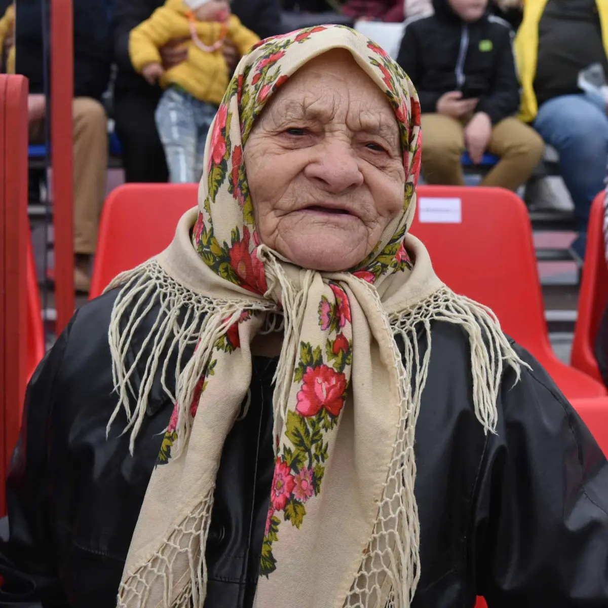 «Желаем вам не знать горя, крови и слез». Воронежские ветераны посетили  Парад Победы