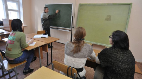 В Воронеже молодых мам бесплатно готовят к ЕГЭ педагоги университета