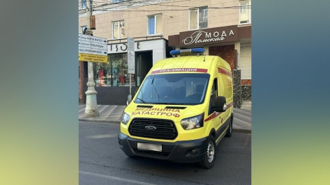 Пострадавшую при атаке БПЛА в Геленджике женщину перевезли в воронежскую больницу
