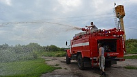 В Россошанском районе добровольная пожарная дружина получила новую пожарную машину