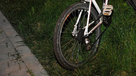 В Воронежской области под колесами автомобиля погиб 17-летний велосипедист