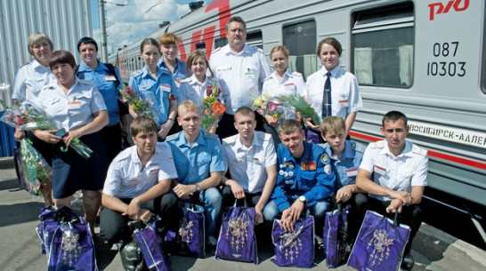 На вокзале в Лисках торжественно встретили поездную бригаду потерпевшего крушение состава Новосибирск-Адлер