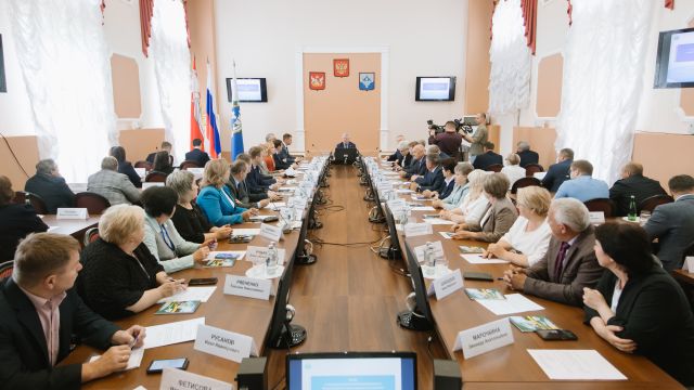 Рост зарплат, строительство объектов и инвестиции: воронежский губернатор оценил темпы развития Новохоперского района