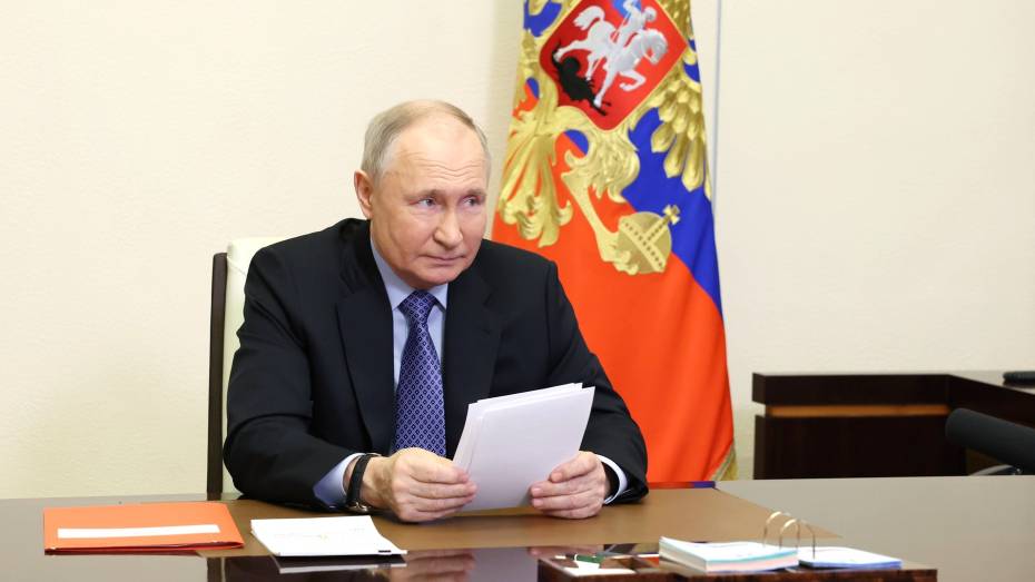 Владимир Путин наградил медалями двоих воронежцев
