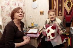 «Мама все время в режиме позитива»: вековой юбилей отметила почетная жительница Воронежа Анна Городецкая