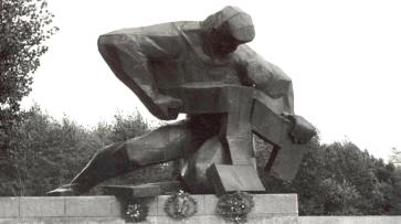 В Воронеже могут восстановить памятник солдату, ломающему свастику