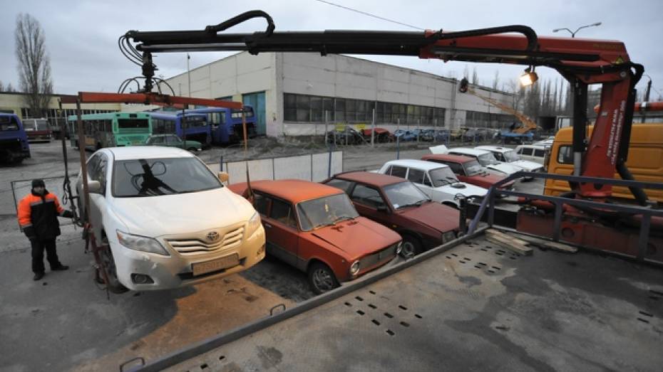 Воронежу не хватает почти 150 тысяч парковочных мест