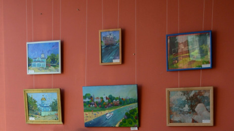 В Павловске открылась выставка картин «Родной земли многоголосье»