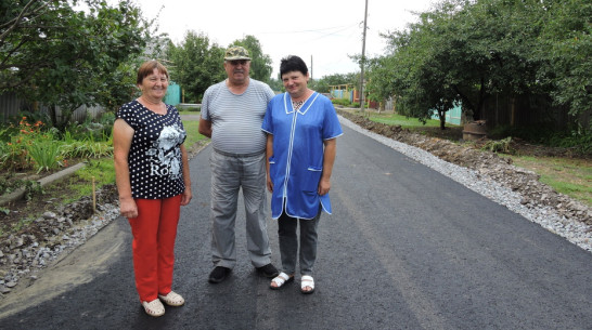 В кантемировском селе Митрофановка заасфальтировали дорогу после обращения к губернатору
