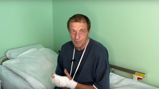 «Боли никакой, только шок»: появилось видео с воронежцем, который отпилил себе кисть руки циркулярной пилой