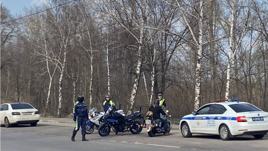 Инспекторы ДПС приступили к патрулированию Воронежа на служебных мотоциклах