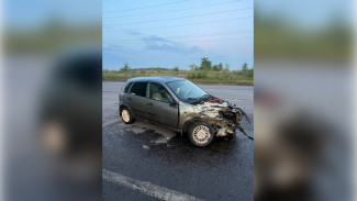 В Воронеже 3 человека пострадали в лобовом столкновении «Лады» и Ford