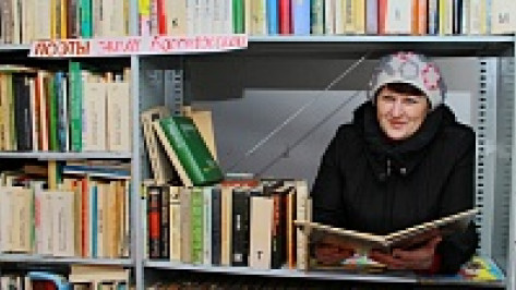 Жительница Семилукского района открыла библиотеку на дому