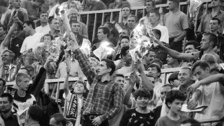 Погром, парашютисты, фейерверк: 20 лет назад воронежский «Факел» победил «Спартак»