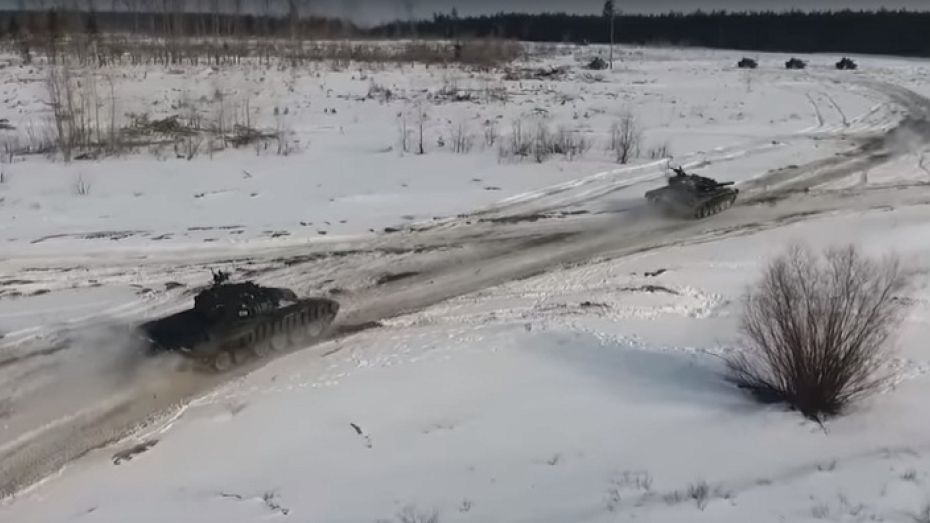 Минобороны опубликовало видео отработки новой тактики танкистов под Воронежем 
