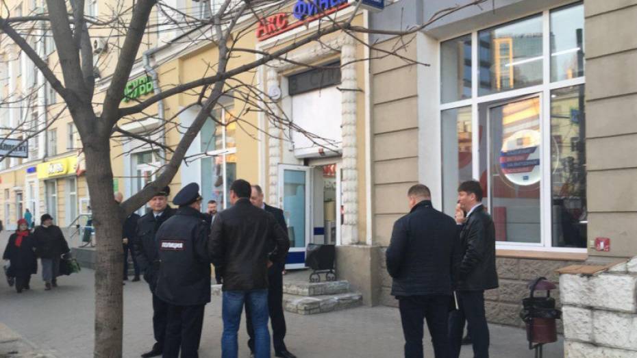 Воронежские полицейские поймали грабителя микрокредитных организаций