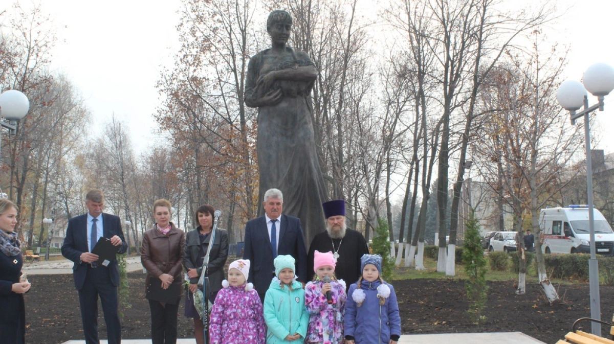 В Эртиле открыли памятникматери