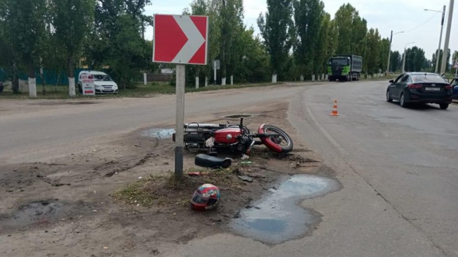 Мотоциклист из Воронежа пострадал при лобовом столкновении с легковым автомобилем