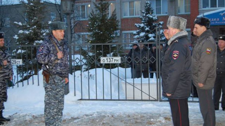 Россошанские и Поворинские полицейские вернулись из Чечни
