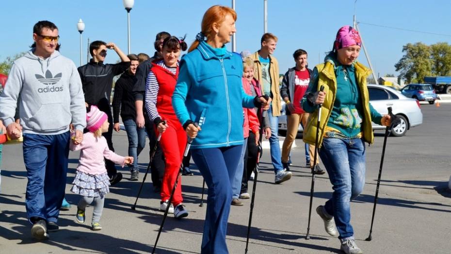 Бутурлиновские спортсмены отметили День ходьбы