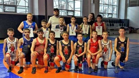 Лискинцы взяли 2 «золота» на областном первенстве по вольной борьбе