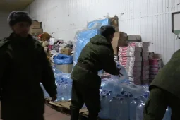 Конвой с гуманитарной помощью от жителей Воронежской области прибыл в Луганск