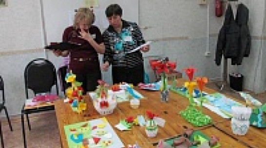 Воронежские дети научили взрослых делать бумажных журавлей и медведей