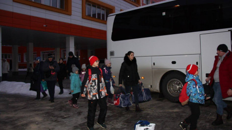 Первая группа белгородских школьников вернулась домой после отдыха в воронежском лагере