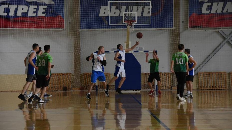 Верхнемамонцы победили в открытом турнире по баскетболу