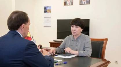 Вице-спикер Госдумы Алексей Гордеев провел рабочую встречу с гендиректором РИА «Воронеж» Натальей Филь